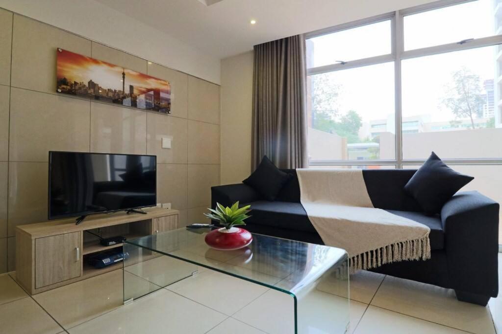 Upmarket Sandton Hydro Park Apartments Johannesburg Bagian luar foto