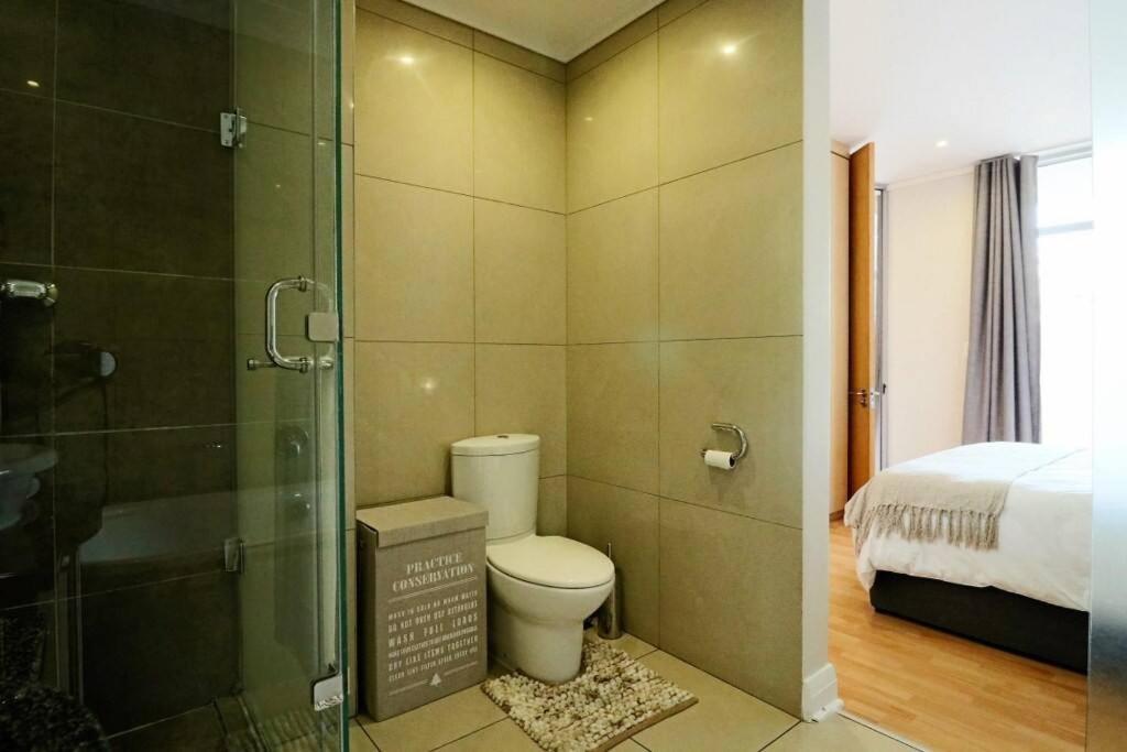 Upmarket Sandton Hydro Park Apartments Johannesburg Bagian luar foto